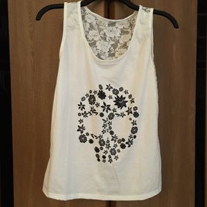 White tank top, lace, skull.